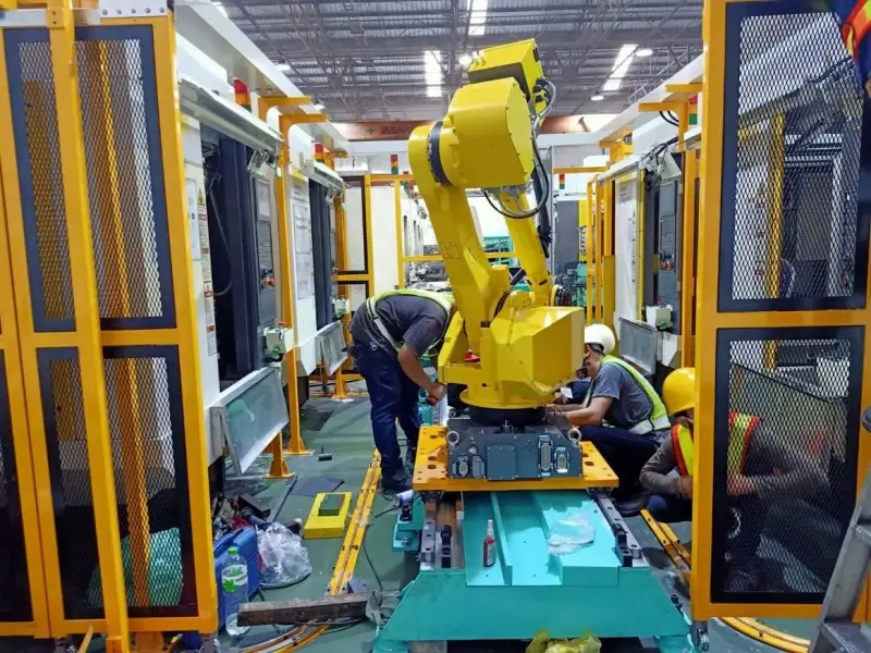 7th Axis's Robot