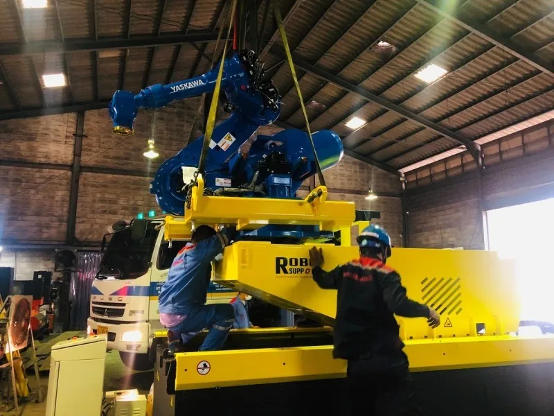 track-motion-7th-axis-robot-6.jpg