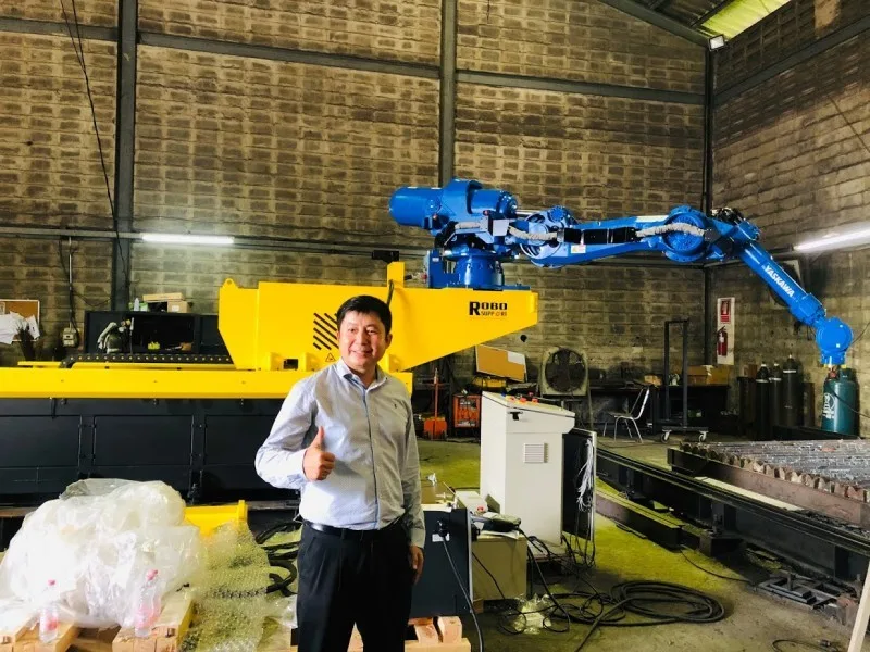 track-motion-7th-axis-robot-10.jpg