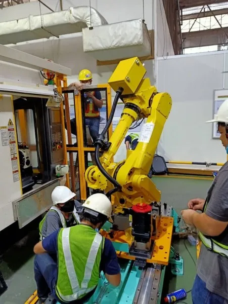 track-motion-7th-axis-robot-17.jpg