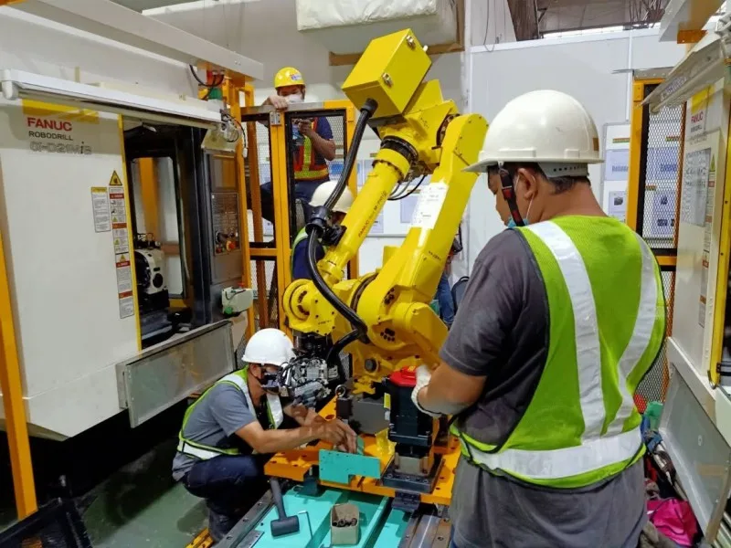 track-motion-7th-axis-robot-19.jpg