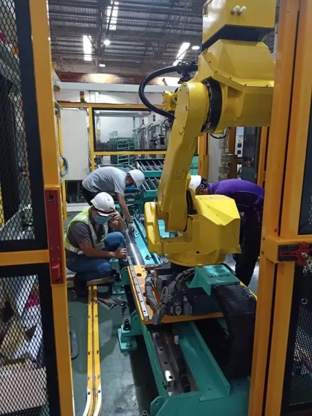 track-motion-7th-axis-robot-21.jpg